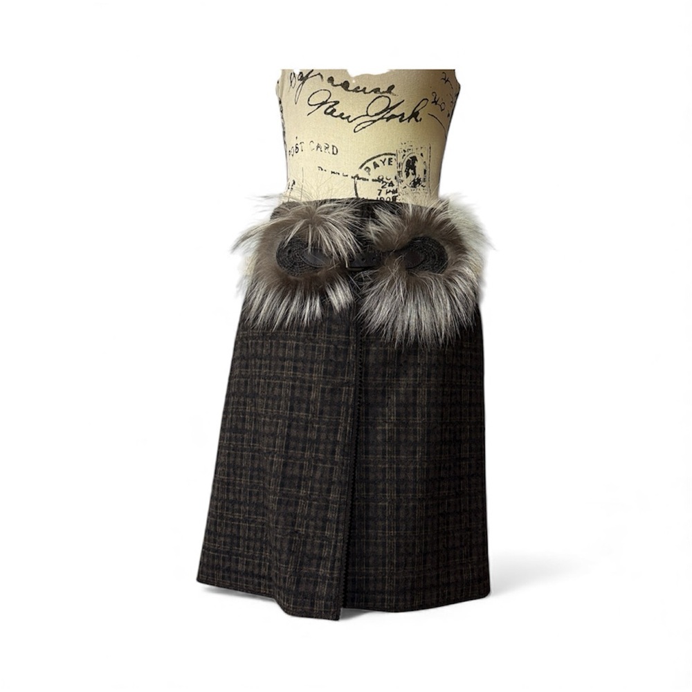 Prada Brown Plaid A-Line Skirt with Fur Trim-Size EU 42 - US size 10/11 in Prada